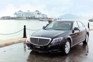 Cặp đôi Mercedes S-Class cập bến Vinpearl Hạ Long Bay