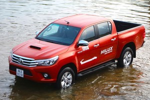 Lần đầu trải nghiệm bán tải Toyota Hilux 2016 tại Việt Nam