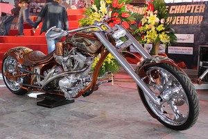 Siêu môtô Big Bear Choppers Athena “độc nhất” Việt Nam