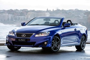 2.000 xe hạng sang Lexus bị triệu hồi do lỗi túi khí 