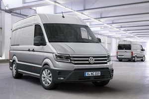 Volkswagen Crafter đối thủ Ford Transit "chốt giá" từ 674 triệu