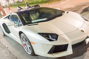 Siêu xe Aventador mui trần giá 26 tỷ ra biển ở Hà Nội