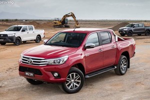 Xe bán tải Ford Ranger “hít khói” Toyota Hilux tại Úc