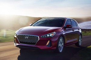 Hyundai Elantra GT 2018 “chốt giá” từ 465 triệu đồng