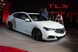 Sedan Acura TLX-L mới lộ ảnh nóng trước giờ G