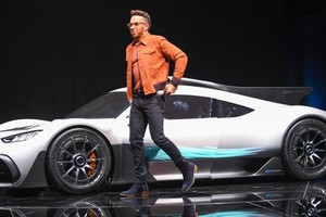 Lewis Hamilton chi 123 tỷ cho Mercedes-AMG Project One 