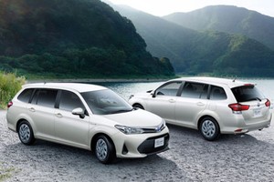 Dân Việt “phát hờn” với Toyota Corolla 2018 giá 300 triệu