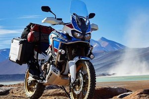 Honda ra mắt môtô phượt Africa Twin Adventure Sport 2018