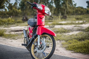 Honda Super Cub độ "đồ chơi" cực xịn tại Thái Lan