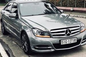 Mercedes-Benz C250 dùng chán bán 695 triệu tại Sài Gòn