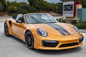 Porsche 911 Turbo S Cabriolet hiếm hoi rao bán 7,44 tỷ đồng