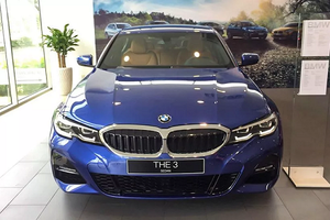 Cận cảnh BMW 330i M Sport giá 2,38 tỷ đồng tại Việt Nam