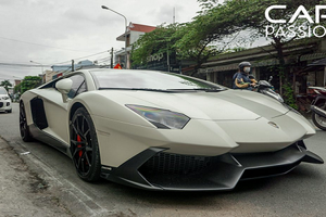 Siêu xe Lamborghini Aventador 50th Anniversario Nam tiến