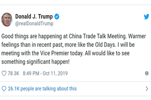 Chỉ một dòng tweet, Tổng thống Trump đã giúp Apple “lên đỉnh”