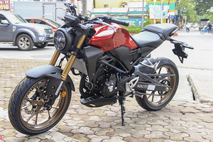 Cận cảnh môtô Honda CB300R 2019 đầu tiên về đại lý