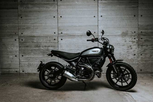 Ducati ra mắt xe môtô Scrambler Icon Dark 2020 giá "mềm"