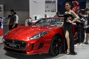 Chi tiết Jaguar F-Type R Convertible hơn 10 tỷ tại Việt Nam