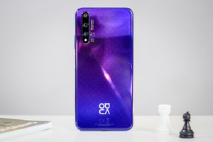 Huawei Nova 5T cấu hình mạnh, 4 camera giá 7,89 triệu đồng