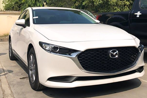 Cận cảnh Mazda3 mới bản tiêu chuẩn, bán ra 719 triệu đồng