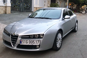 Xe Alfa Romeo 159 JTS "hàng độc" chỉ 780 triệu tại Sài Gòn