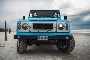 Land Rover Defender 90s đời 1992 độ độc hơn 4 tỷ đồng