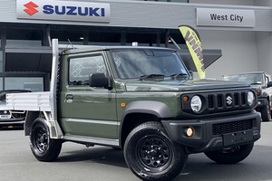 Suzuki Jimny độ “bán tải tí hon” hơn 500 triệu đồng