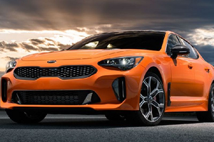 Kia Stinger 2021 nâng cấp động cơ, có thoát kiếp “xe cỏ”?