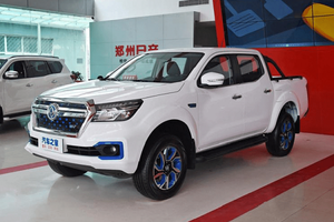 Xe "Tàu" Dongfeng Rich 6 EV giống Nissan Navara gần 1 tỷ đồng