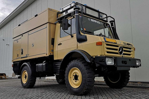 "Soi" xe cắm trại Unimog đầy sang chảnh hơn 4,9 tỷ đồng