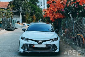 Toyota Camry 2020 độ body thân rộng độc nhất Việt Nam