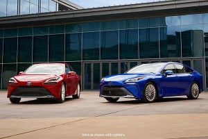 Toyota Mirai 2021 mới chạy bằng hydro, từ 1,5 tỷ đồng