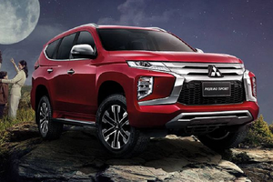 Mitsubishi Pajero Sport 2021 Passion Red, từ 971 triệu đồng