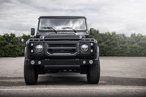 Land Rover Defender độ 6x6 cực hiếm về tay đại gia Campuchia