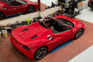 Ferrari 488 Spider hơn 15 tỷ được đại gia Sài Gòn "độ tiếng hí"