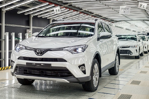 Toyota cắt giảm sản lượng trong tháng 11/2021 vì chậm nguồn cung