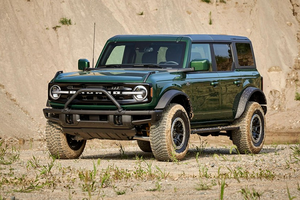 Ford Bronco Everglades 2022 sẵn ống thở, tời điện để off-road