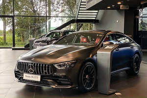 "Soi" Mercedes-AMG GT 53 4Matic+ chính hãng, gần 7 tỷ tại Việt Nam