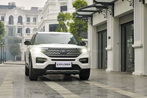 Ford Explorer 2022 về Việt Nam đắt khách, "kênh giá" 300 triệu đồng