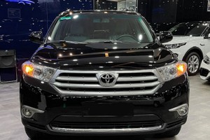 Toyota Highlander 2011, gần 800 triệu tại Việt Nam có đáng tiền?