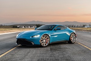 Aston Martin Vantage bản “chiến đấu” có thể khiến kẻ thù bị giật điện