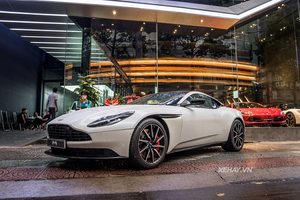 Aston Martin DB11 hơn 15 tỷ, “siêu lướt” tìm chủ mới ở Sài Gòn