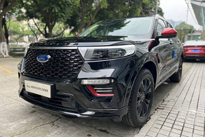 Ford Explorer 30th Anniversary Edition hơn 1,1 tỷ đồng "bằng xương, bằng thịt"