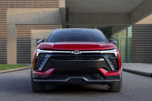 Chevrolet Blazer EV 2023 có gì để cạnh tranh VinFast VF8 của Việt Nam?