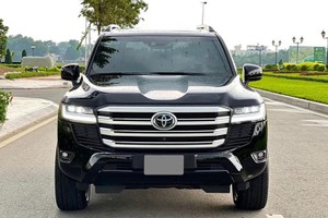 Lý do Toyota Land Cruiser đã qua sử dụng đắt gấp đôi xe mới?