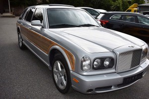 Chiếc Bentley Arnage Wagon "hàng thửa" thân ốp gỗ hơn 3 tỷ đồng