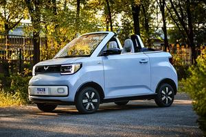 "Soi" Wuling Hongguang Mini EV Cabrio 2023 mui trần chỉ 331 triệu đồng