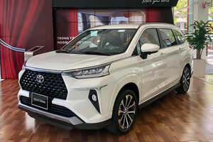 Toyota Veloz Cross 2023 đã lắp ráp Việt Nam, đại lý giảm giá hàng tồn