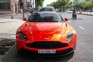 Aston Martin DB11 màu độc hơn 16 tỷ "khoe dáng" tại Sài Gòn