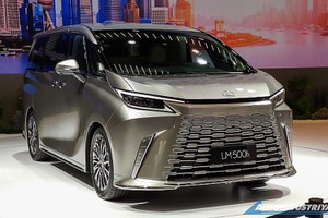 "Chuyên cơ mặt đất" Lexus LM 2023 chào hàng thị trường tỷ dân