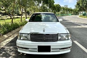 Toyota Crown "bộ trưởng" chạy 22 năm bán gần 1 tỷ ở Hà Nội